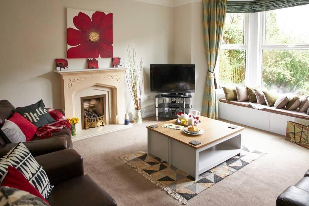 Comfy Big 7 Bedroom Townhouse Harrogate Kültér fotó