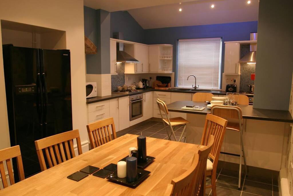 Comfy Big 7 Bedroom Townhouse Harrogate Kültér fotó