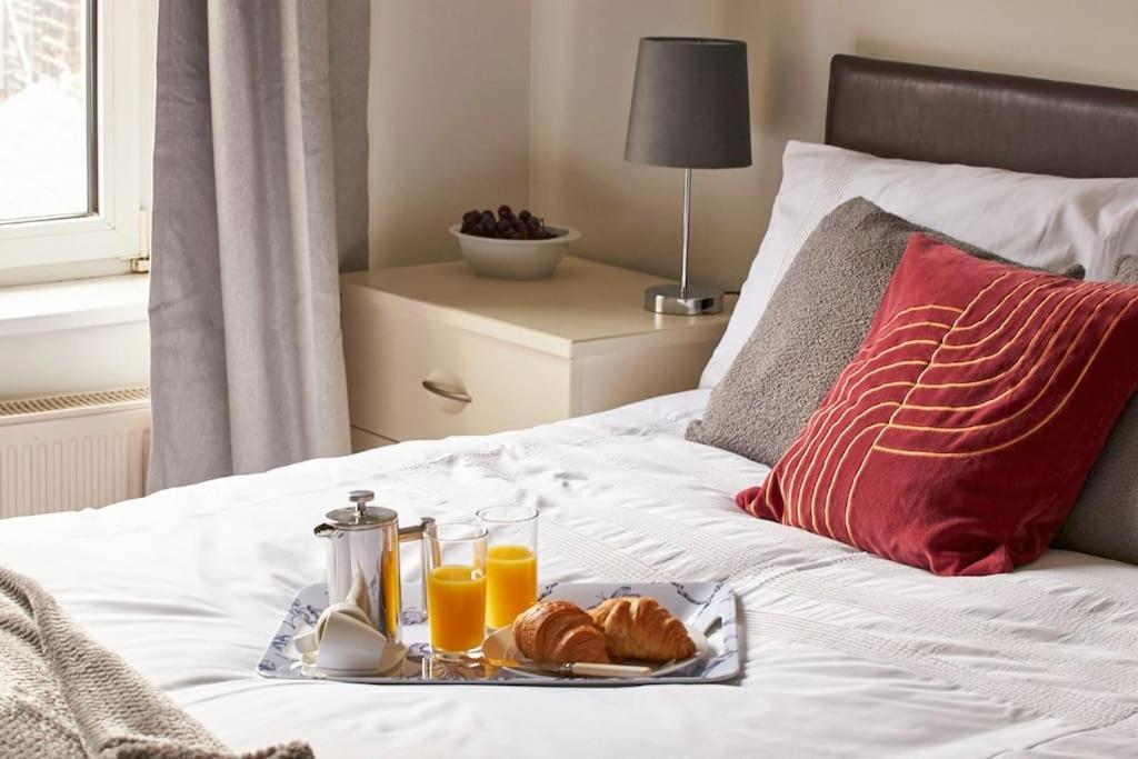 Comfy Big 7 Bedroom Townhouse Harrogate Kültér fotó